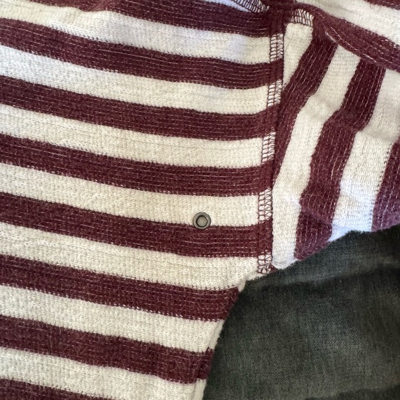 madewell 3/4 sleeve tee. shirt is like new. material is thick tee material - Picture 4 of 6